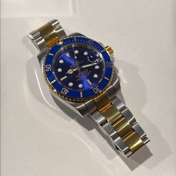 Rolex Blue and Gold Dive Watch - Picture 3 of 12